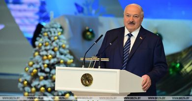 Александр Лукашенко поблагодарил учителей и воспитателей за творческий труд и терпение